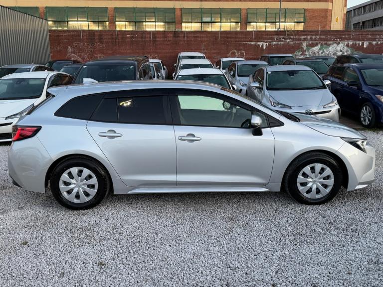 2022 Toyota Corolla TOURING ESTATE GX SILVER 1.8L PETROL HYBRID ELECTRIC AUTOMATIC 5 SEATER Estat...