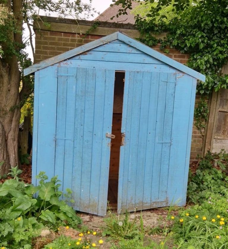 Small shed Free