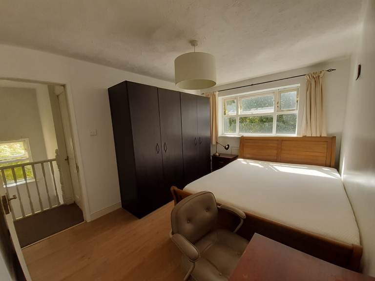 BILLS INCL. Short / long term let, ensuite, en-suite, free parking, near Balham, Clapham, Wandsworth