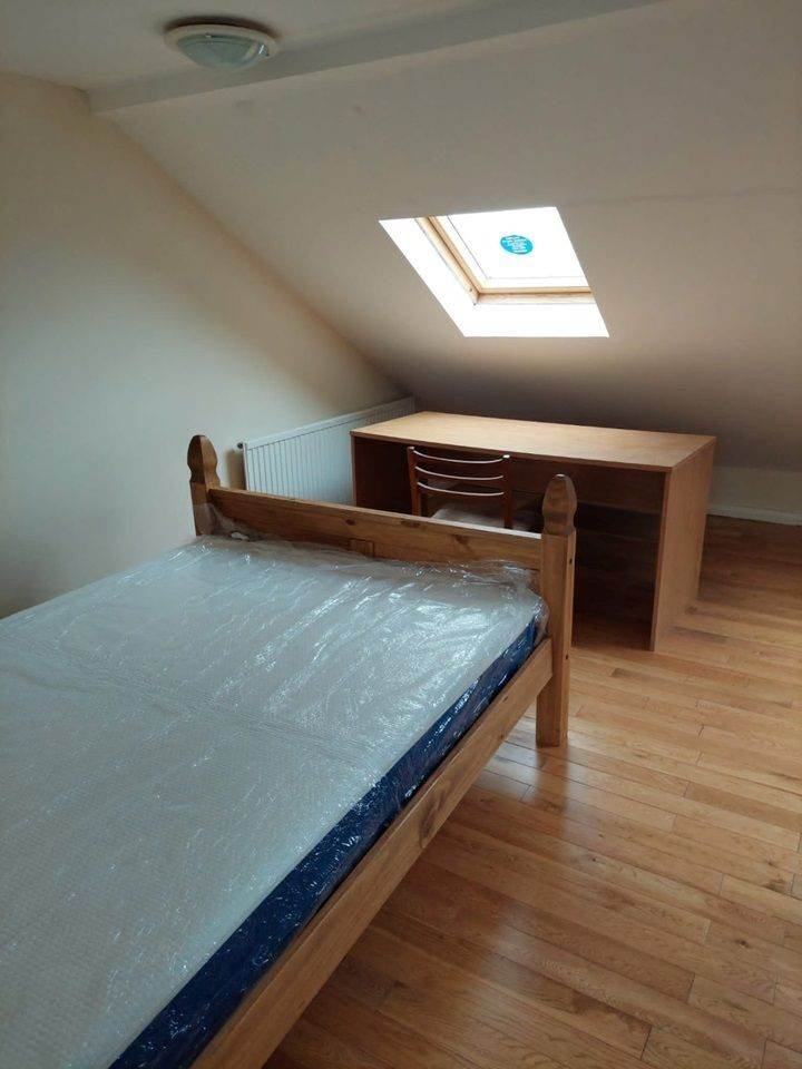 Rooms in a Shared House, Rhymney Street, CF24 4DF; En-suite room available from 23 Feburary 2026