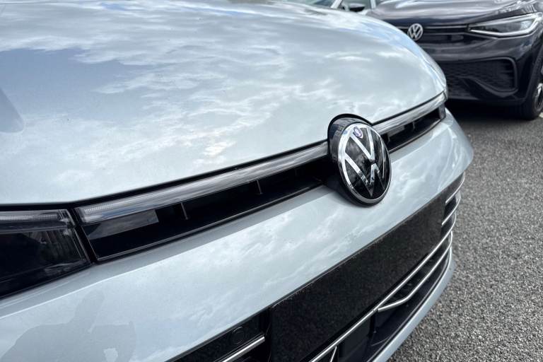 2025 Volkswagen Passat 1.5 eTSI MHEV Elegance DSG Euro 6 (s/s) 5dr Estate Automatic