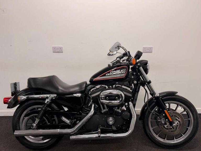 HARLEY DAVIDSON XL 883 R SPORTSTER ** VANCE AND HINES TWIN EXHAUST - WARRANTY **