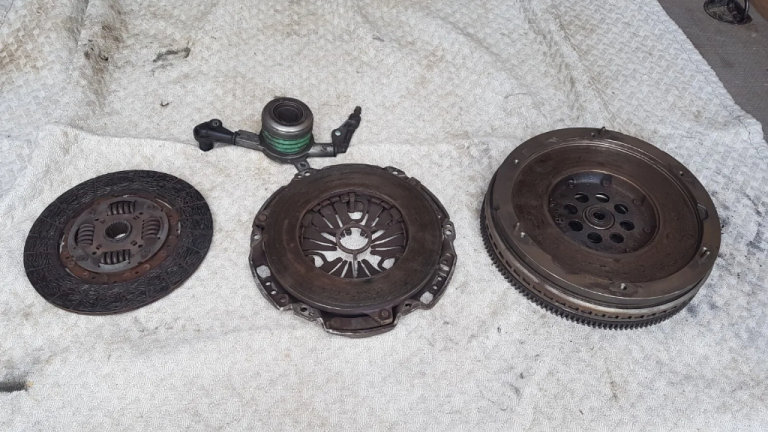 Mercedes Sprinter 2015 Clutch (Flywheel and Release Bearing Not Included)