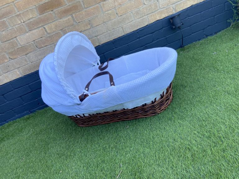 Moses basket clair de lune sheet and blanket £20