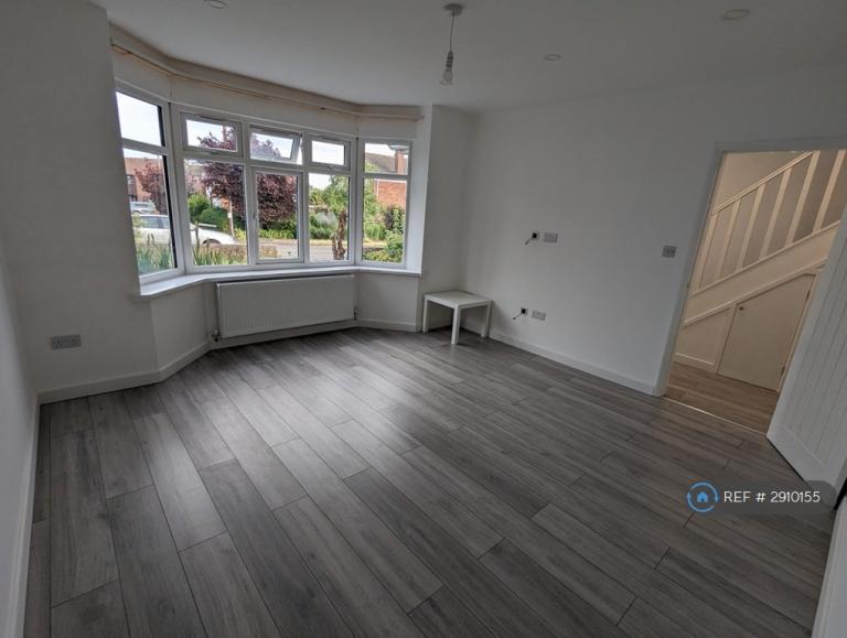 4 bedroom house in Home Farm Crescent, Whitnash, Leamington Spa, CV31 (4 bed) (#2910155)