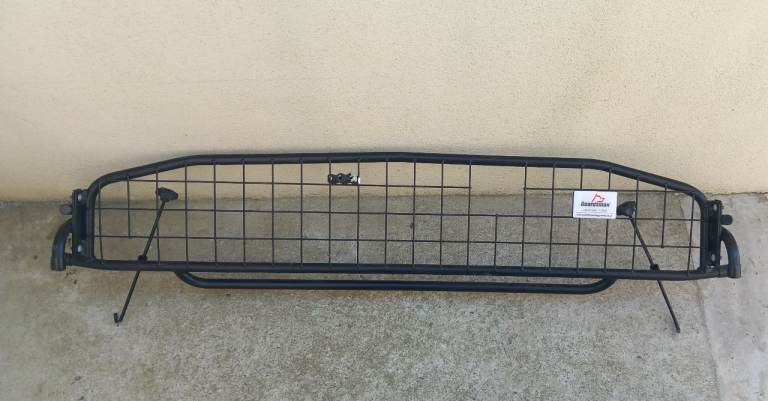 Dog guard & divider for Nissan Qashqai