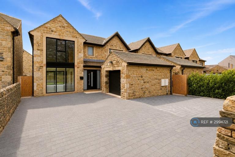 4 bedroom house in Brogden Lane, Barnoldswick, BB18 (4 bed) (#2994721)