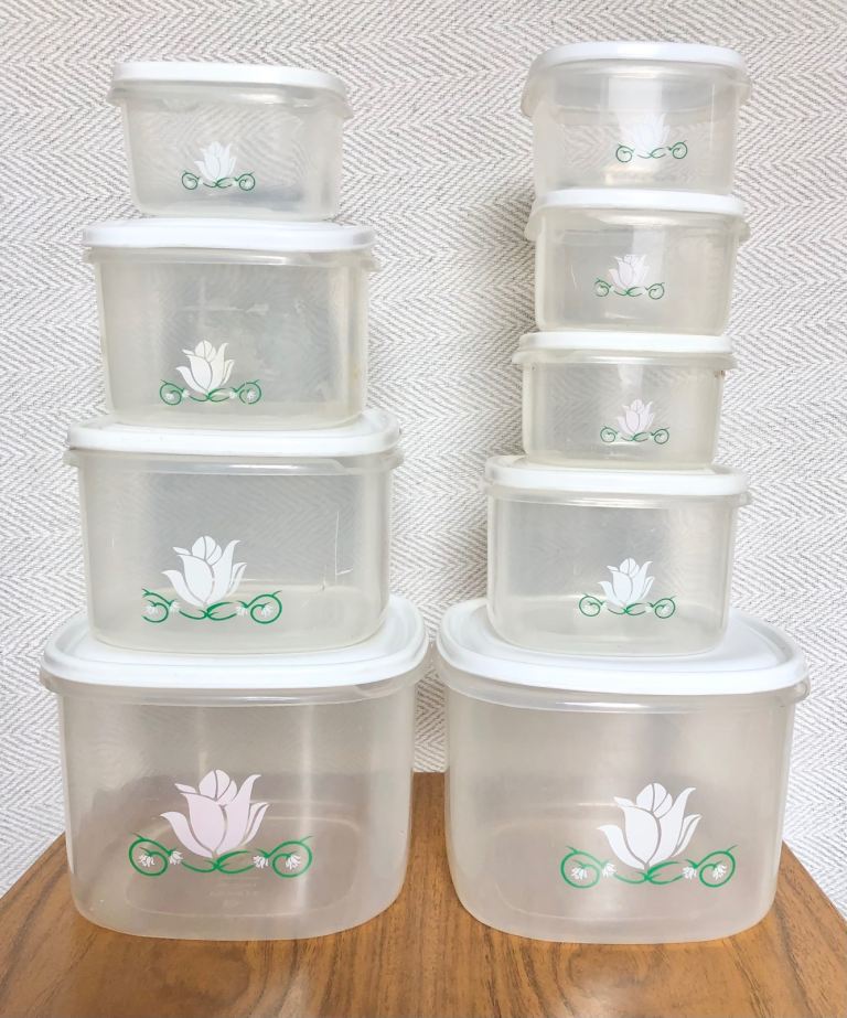 11 X STORAGE CONTAINERS WITH LIDS