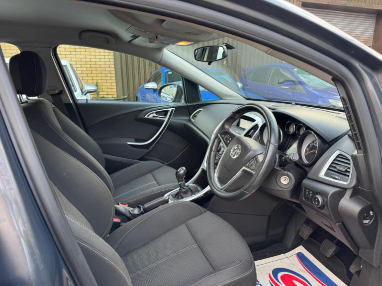 2014 Vauxhall Astra 1.6i 16V SRi 5dr HATCHBACK PETROL Manual