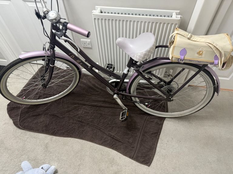 Victoria Pendleton Blossomby Girls bicycle 26” wheels 