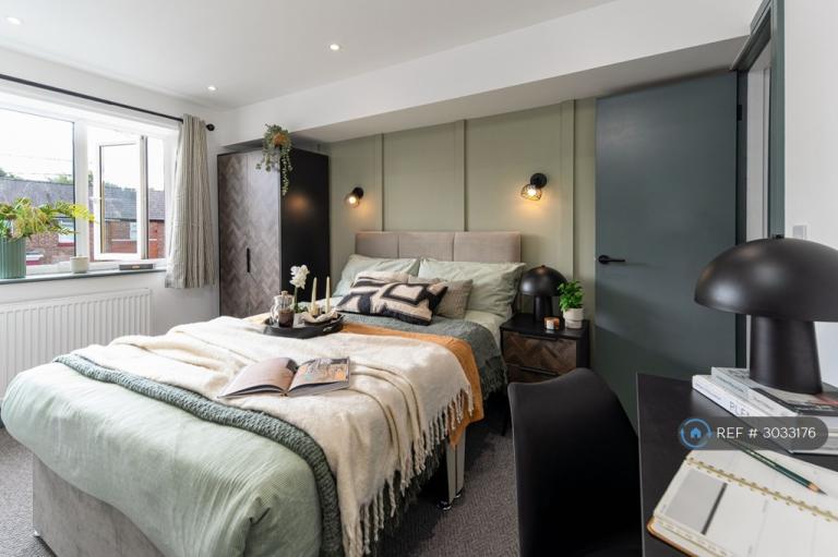 1 bedroom in Westwood Crescent, Monton, M30 (#3033176)