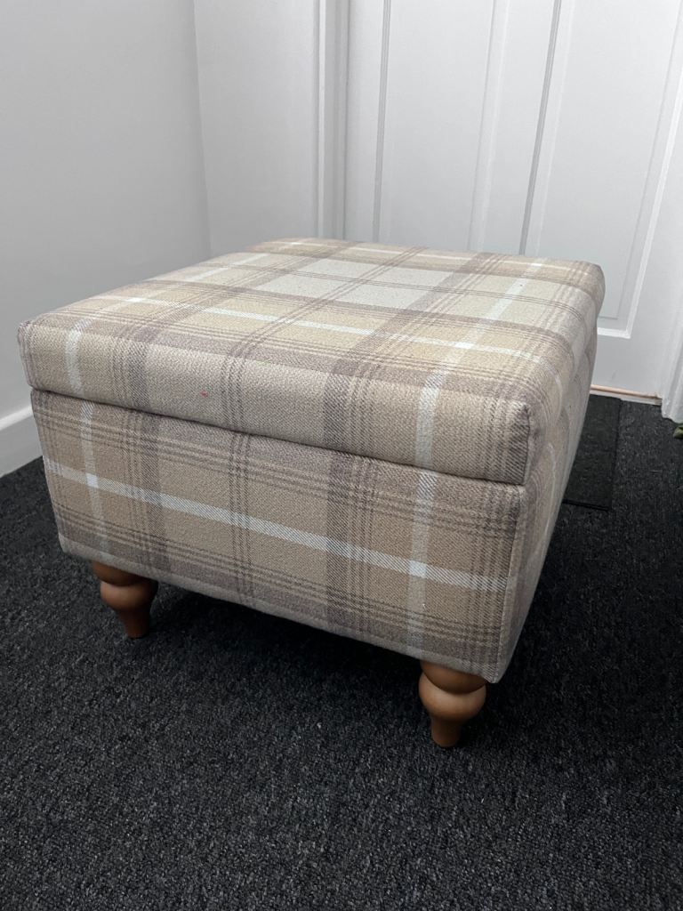 FOOTSTOOL WITH STORAGE LIKE NEW DUNELM