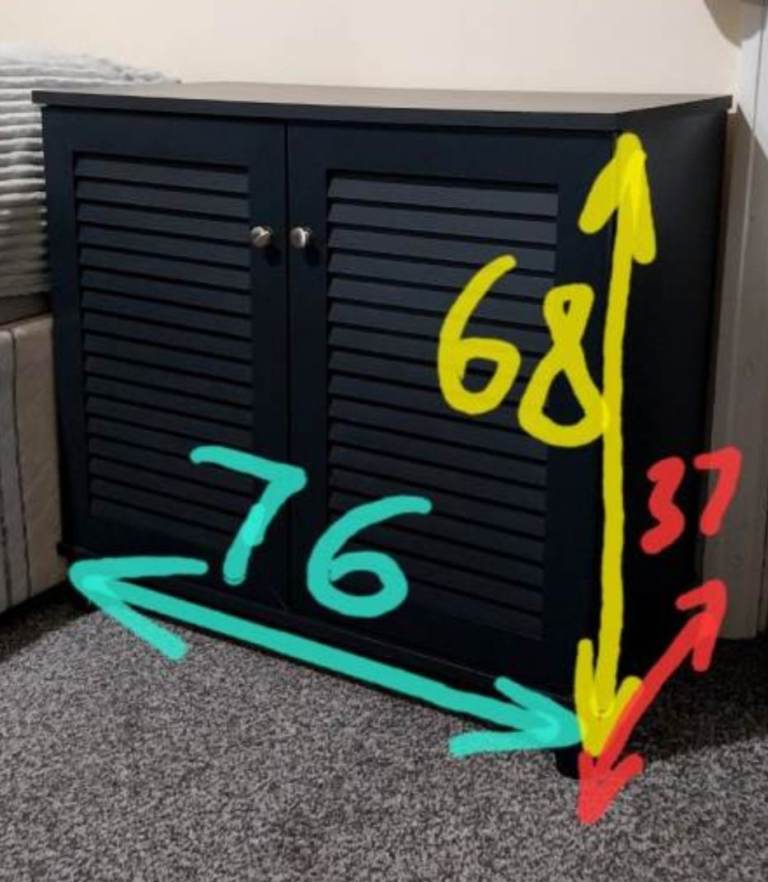 Wardrobe cabinet. Size: 76x68x37cm