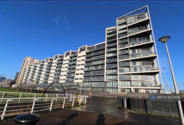 2 bedroom flat in Lancefield Quay, Glasgow, G3 (2 bed) (#3023924)
