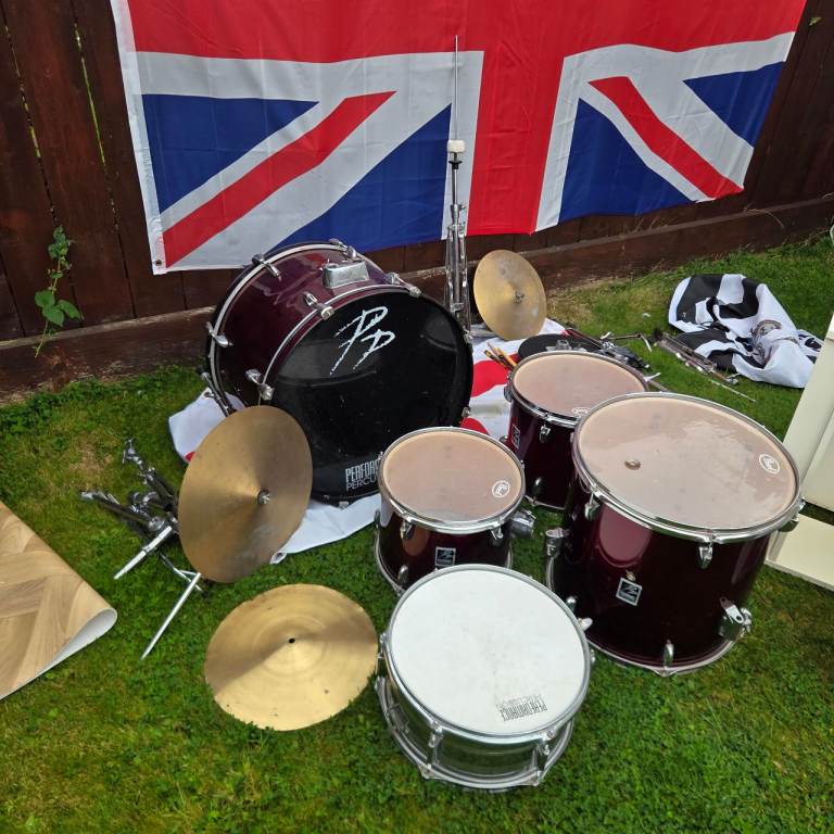 BP Drum Kit with Cymbals – Red, Good Condition