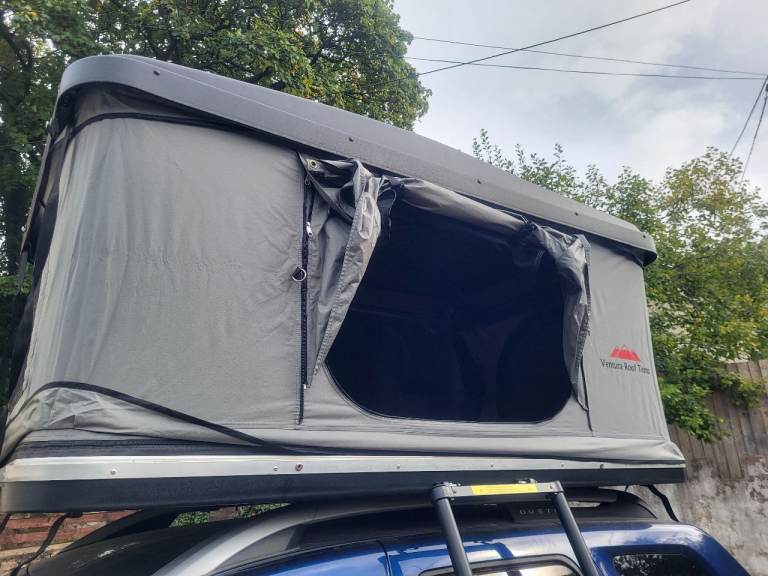  Ventura XL Fibreglass Hard Shell Roof Tent – Excellent Condition
