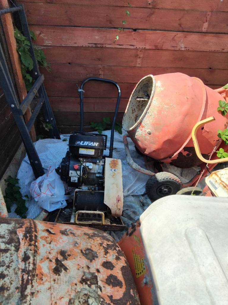 Cement mixer