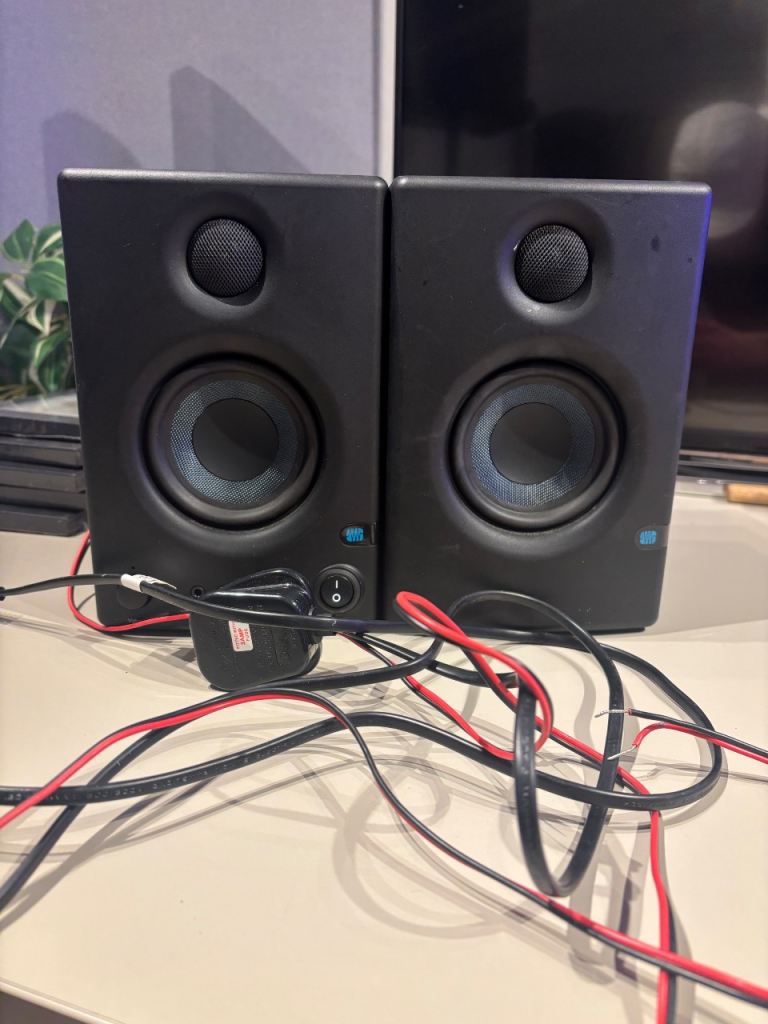 PreSonus E3.5 Studio Monitors x 2 