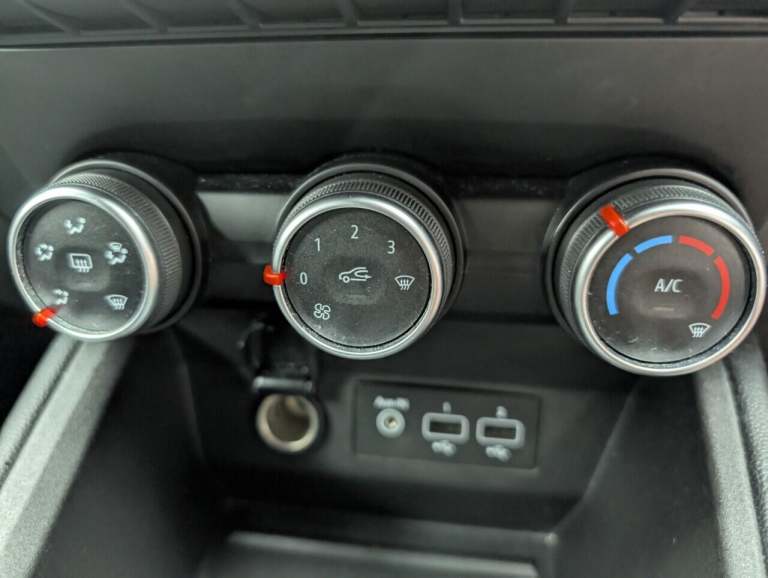 2020 Renault Clio 1.0 TCe Iconic Hatchback 5dr Petrol Manual Euro 6 (s/s) (100 ps) CRUISE CON HAT...