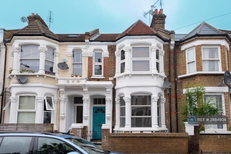 2 bedroom flat in Ashburnham Road, London, NW10 (2 bed) (#2884904)