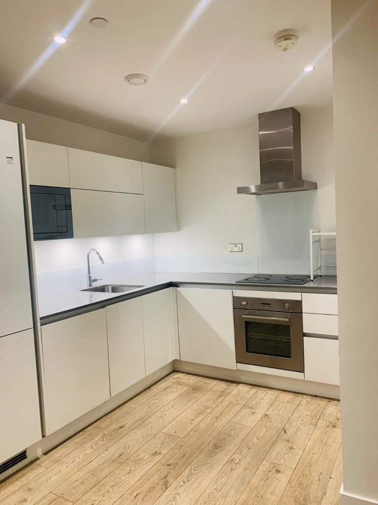 LONDON PROFESSIONAL DEEP CLEANING/MOVING IN CLEAN COMMERCIAL CLEANING END OF TENANCY CLEANING 