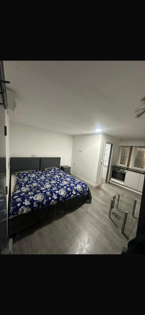 Studio apartment to rent 