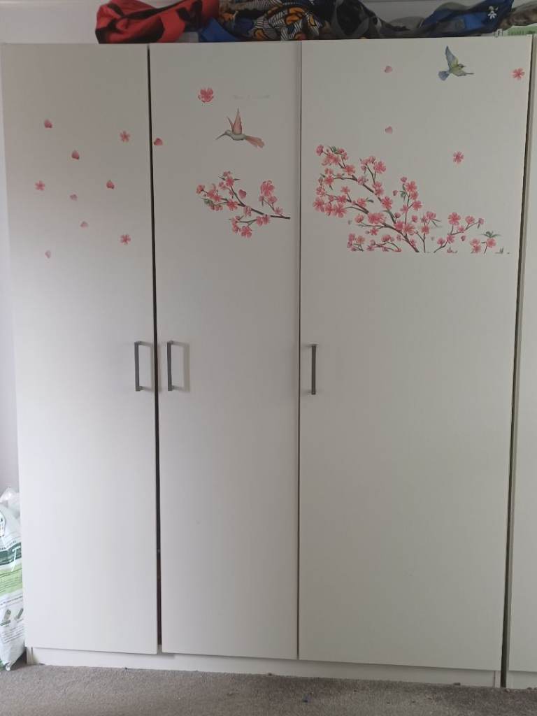 3 door wardrobe