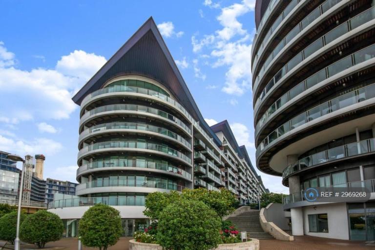 Studio flat in Howard Building, London, SW11 (#2969268)