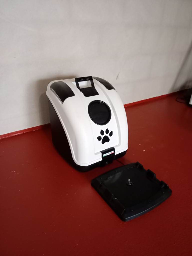 Pets on wheels dog carrier for motorbike scooter or bicycle 