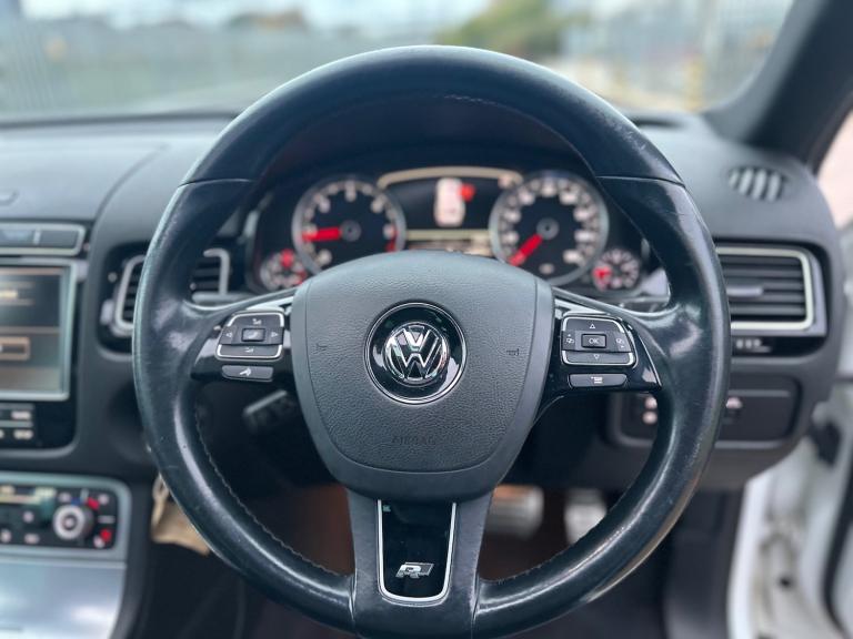 2015 Volkswagen Touareg 3.0 V6 TDI BlueMotion Tech 262 R-Line 5dr Tip Auto Euro 6 ESTATE Diesel A...