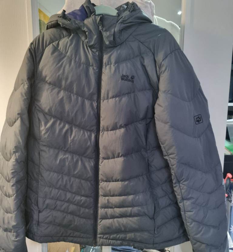 Jack Wolfskin Grey puffer
