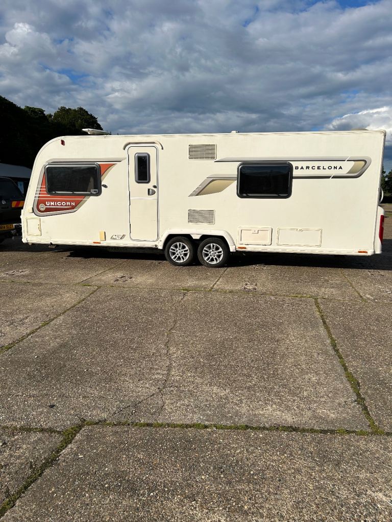 Caravan Bailey unicorn Barcelona 2013