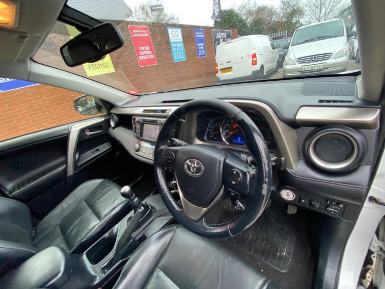 2013 Toyota RAV4 2.2 D-4D Invincible 4WD Euro 5 5dr ESTATE Diesel Manual