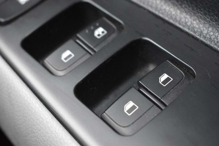 2019 Kia Stonic 1.0 T Gdi 4 Suv 5dr Petrol Dct Euro 6 (s/s) (118 Bhp) HATCHBACK Petrol Automatic