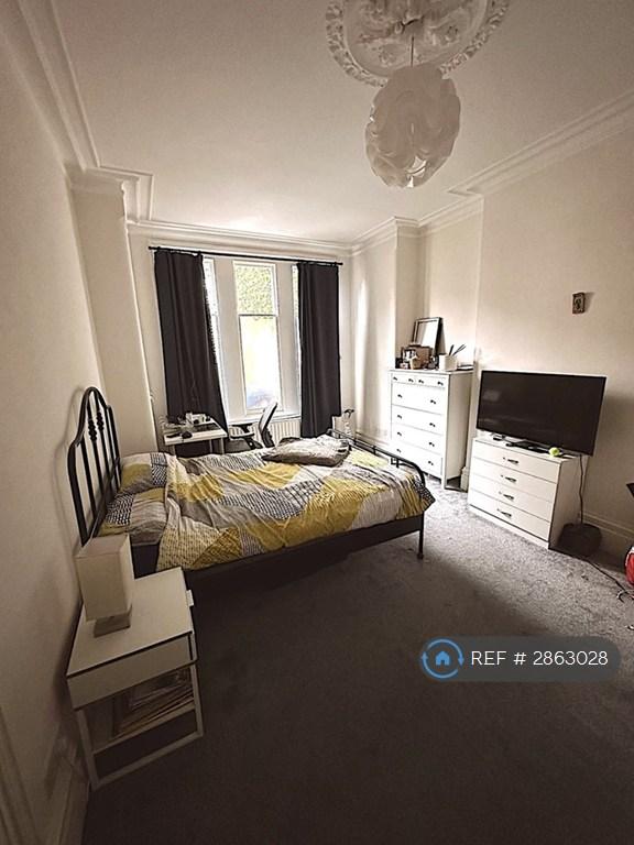 1 bedroom in Grafton Road, London, W3 (#2863028)