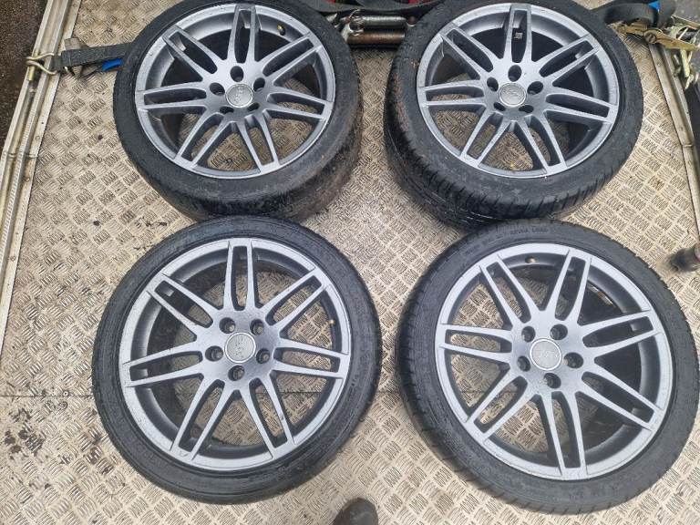 Genuine 18" audi alloy wheels 