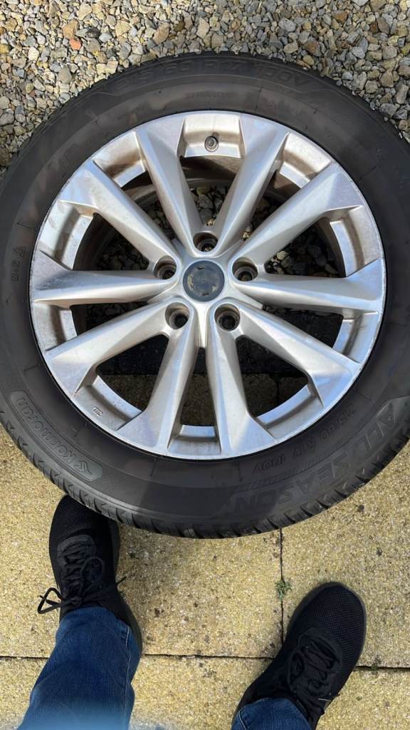 4. 18. INCH. ALLOYS. WITH. TYRES