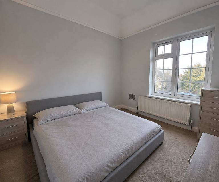 Double room TW5 0JP £700