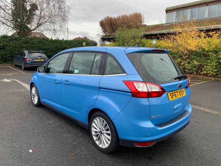 FORD GRAND C-MAX  2017  7 SEATER  NEW BELTS NEW SERVICE NEW  MOT WARRANTY GIVEN