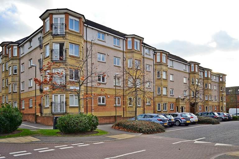 2 bedrooms . 2 bathrooms HAYMARKET 