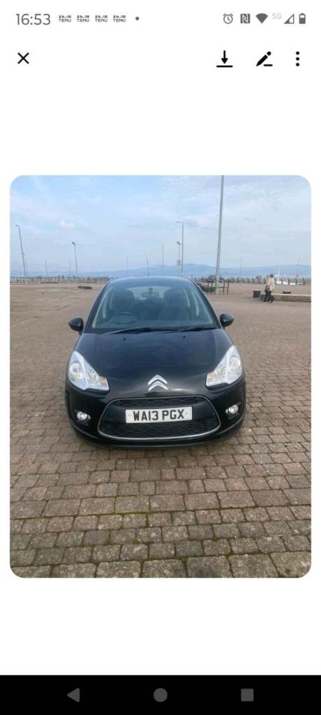 Black Citroen c3 hdi 