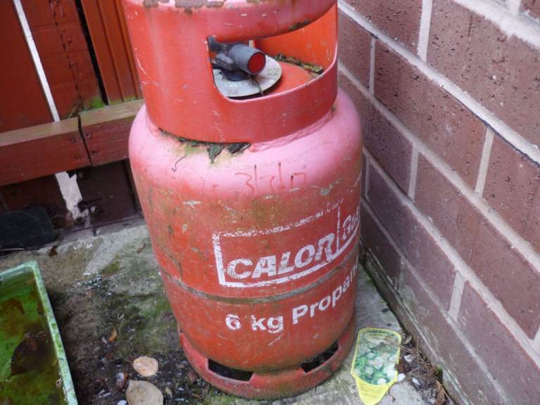 CALOR PROPANE 6KG BOTTLE WITH GAS