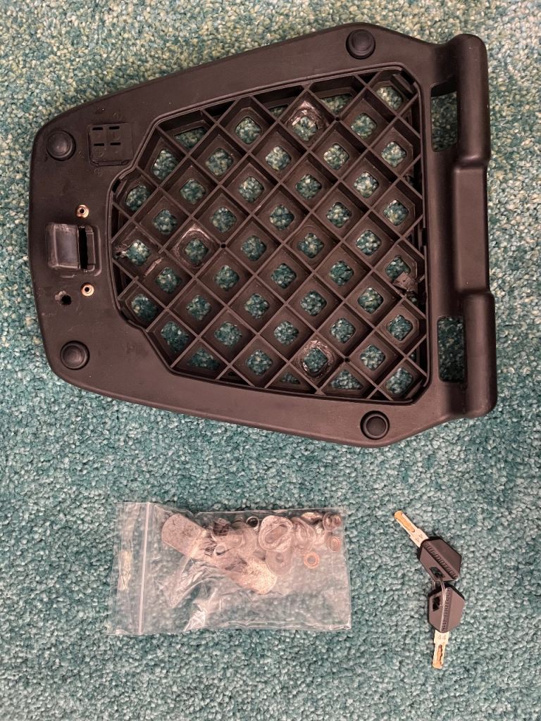 SHAD TRAY Top box + Mounting plate + 2 Keys 