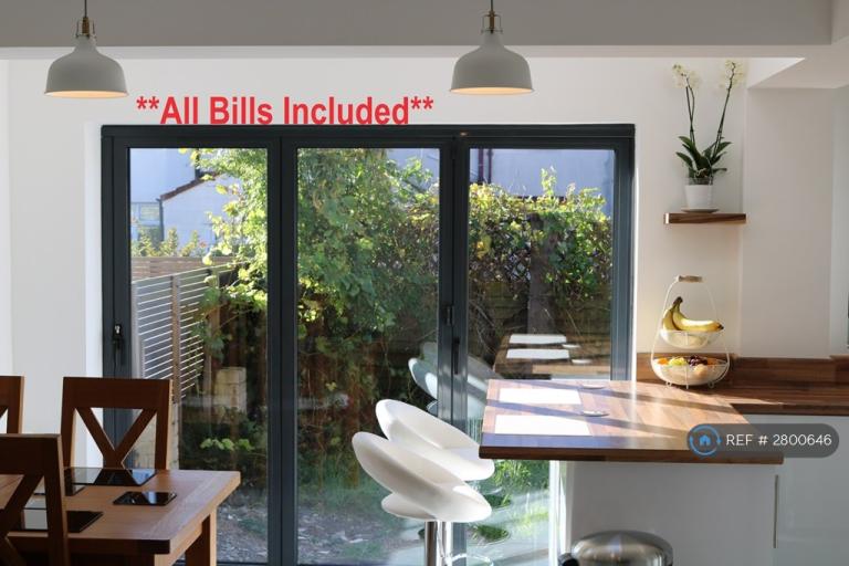 2 bedroom flat in Bayswater Road, Bristol, BS7 (2 bed) (#2800646)