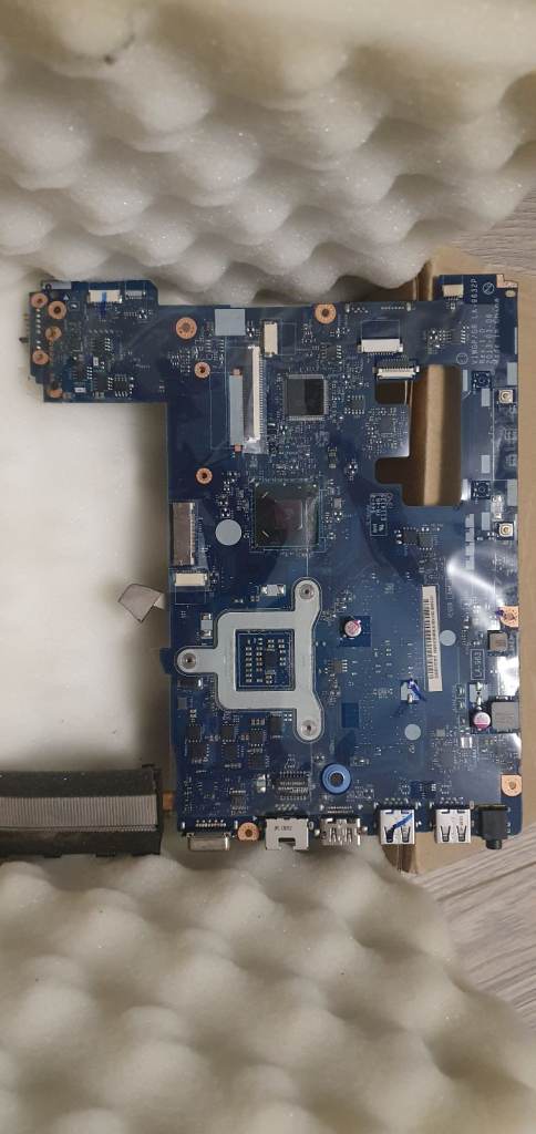 Lenove G500 laptop motherboard with heatsink(no fan) untested