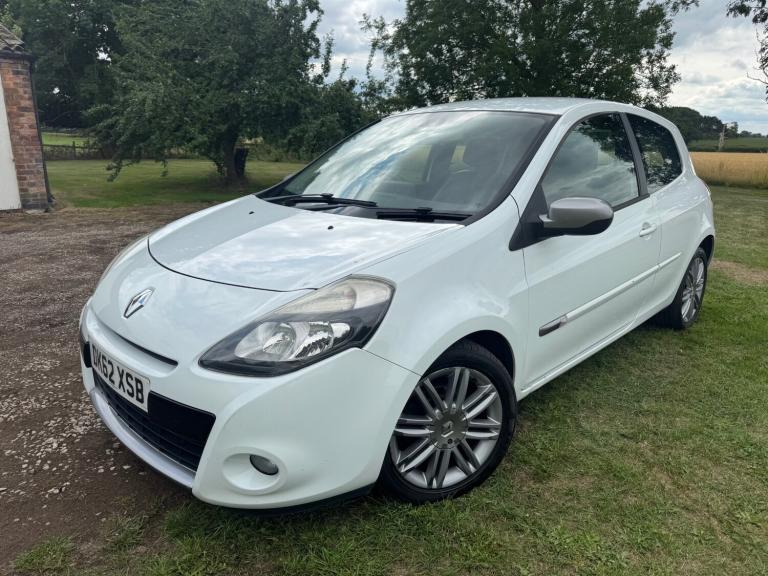 2012 Renault Clio 1.5 dCi 88 Dynamique TomTom 3dr HATCHBACK Diesel Manual