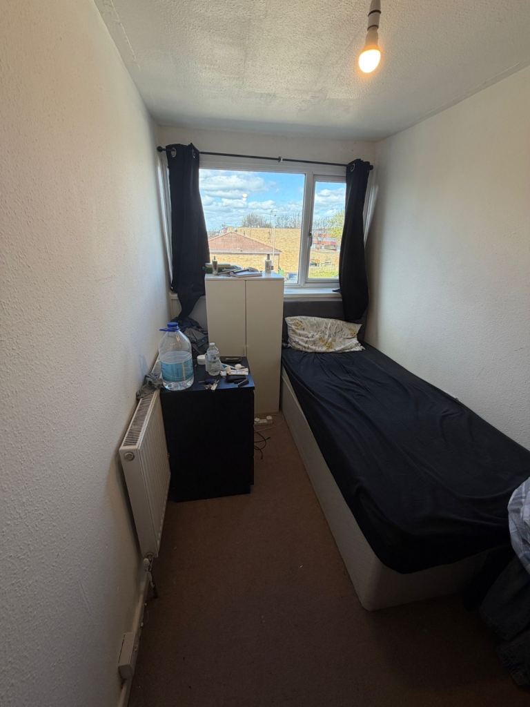 Single room available to let