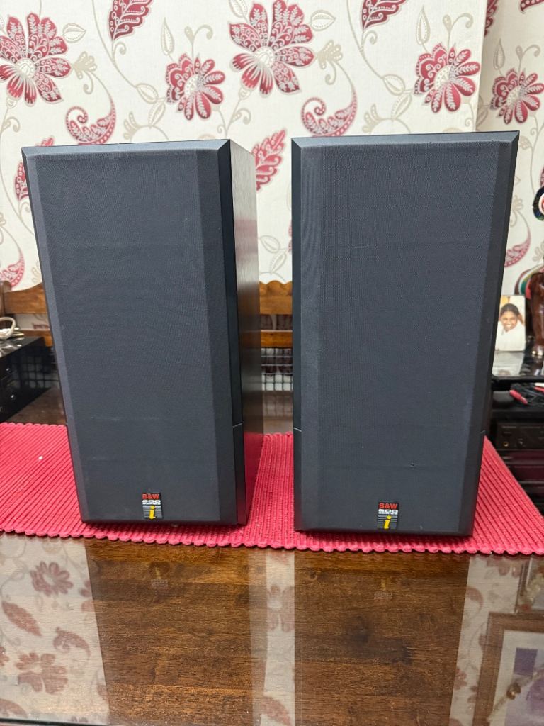 B&W DM610i Speakers 