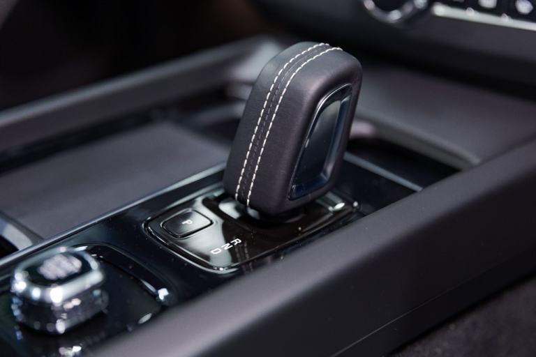 2022 Volvo XC60 2.0 B4D R DESIGN Pro 5dr AWD Geartronic ESTATE DIESEL Automatic