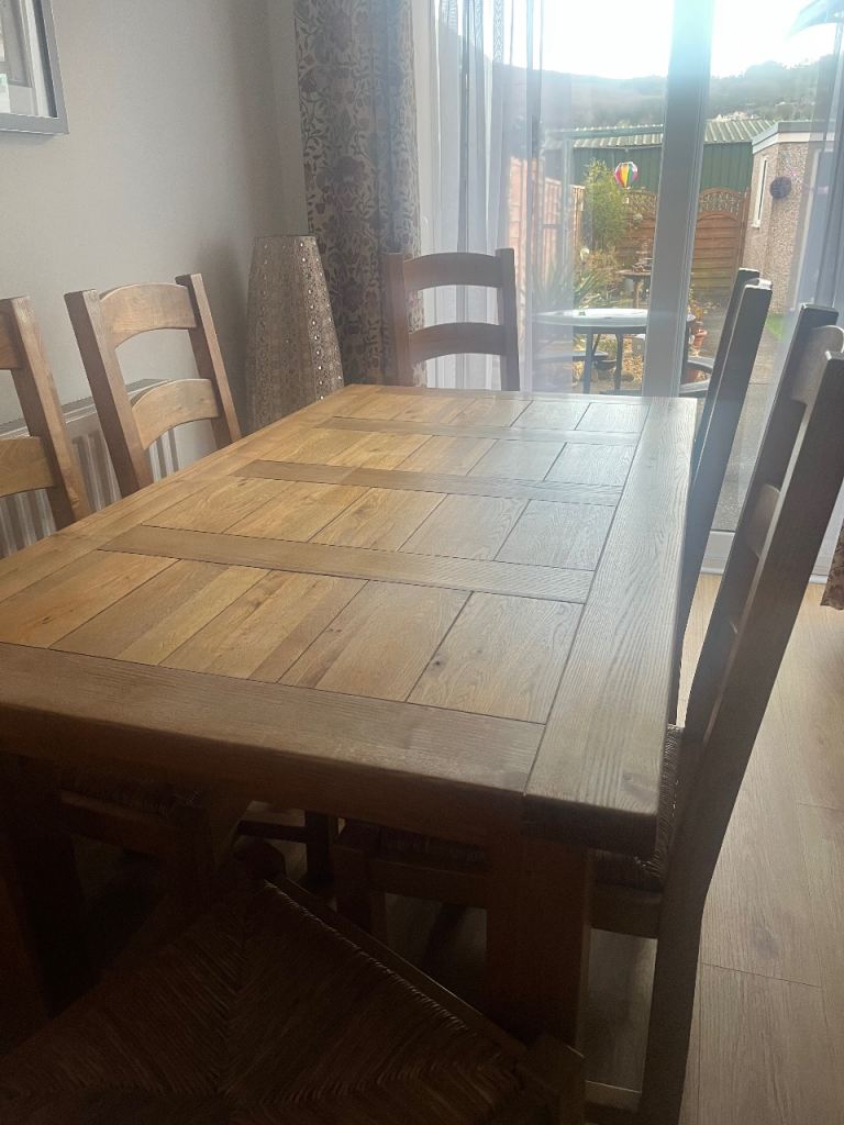 Dining table set